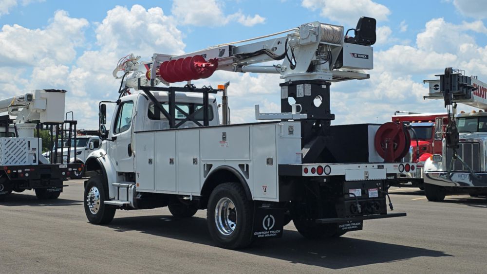 2020 Freightliner M2106 4x4 Terex C4047 Digger Derrick
