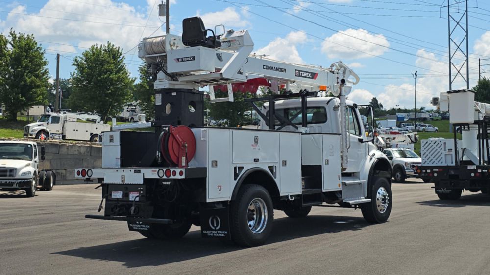 2020 Freightliner M2106 4x4 Terex C4047 Digger Derrick