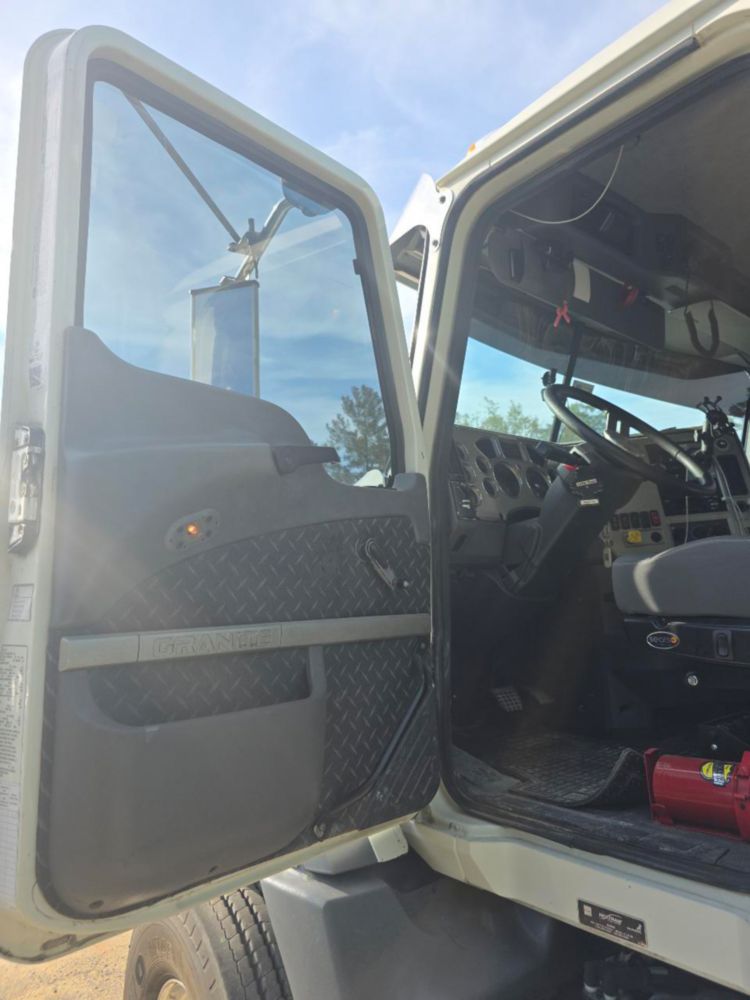 2016 Mack Granite GU-813 Automatic Tri-Axle Dump Truck