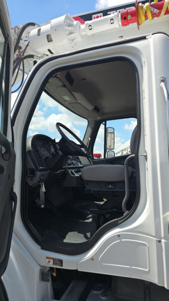 2020 Freightliner M2106 4x4 Terex C4047 Digger Derrick