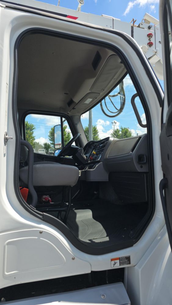 2020 Freightliner M2106 4x4 Terex C4047 Digger Derrick