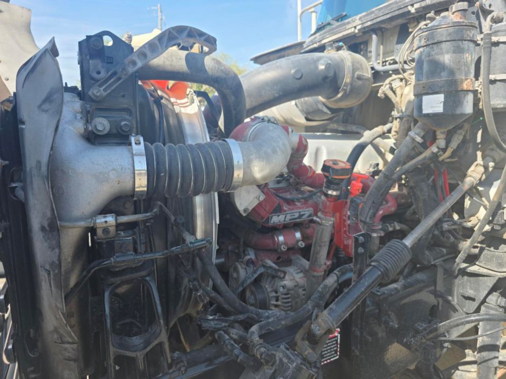 2016 Mack Granite GU-813 Automatic Tri-Axle Dump Truck