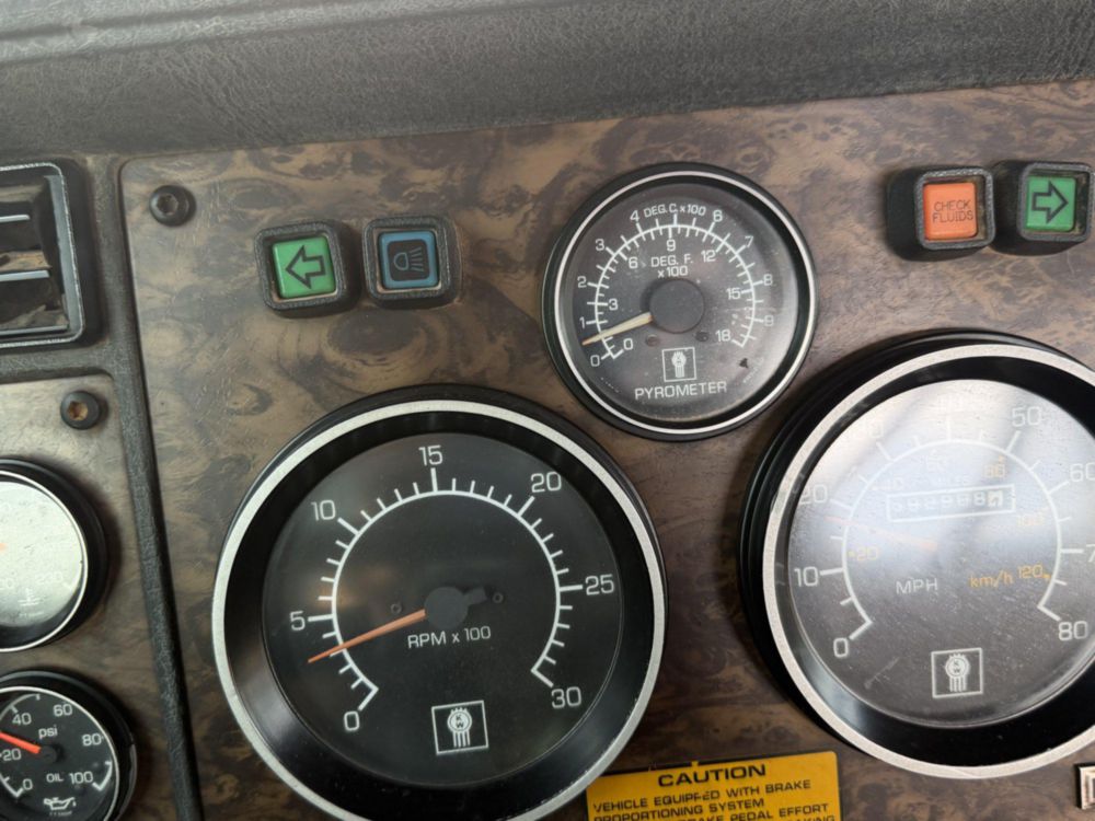 1994 Kenworth T-800 Winch Truck