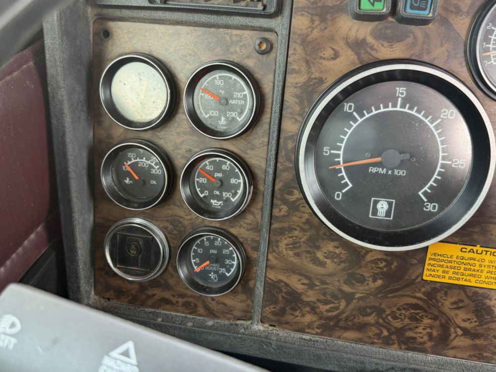 1994 Kenworth T-800 Winch Truck