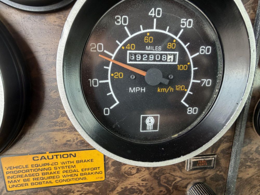 1994 Kenworth T-800 Winch Truck