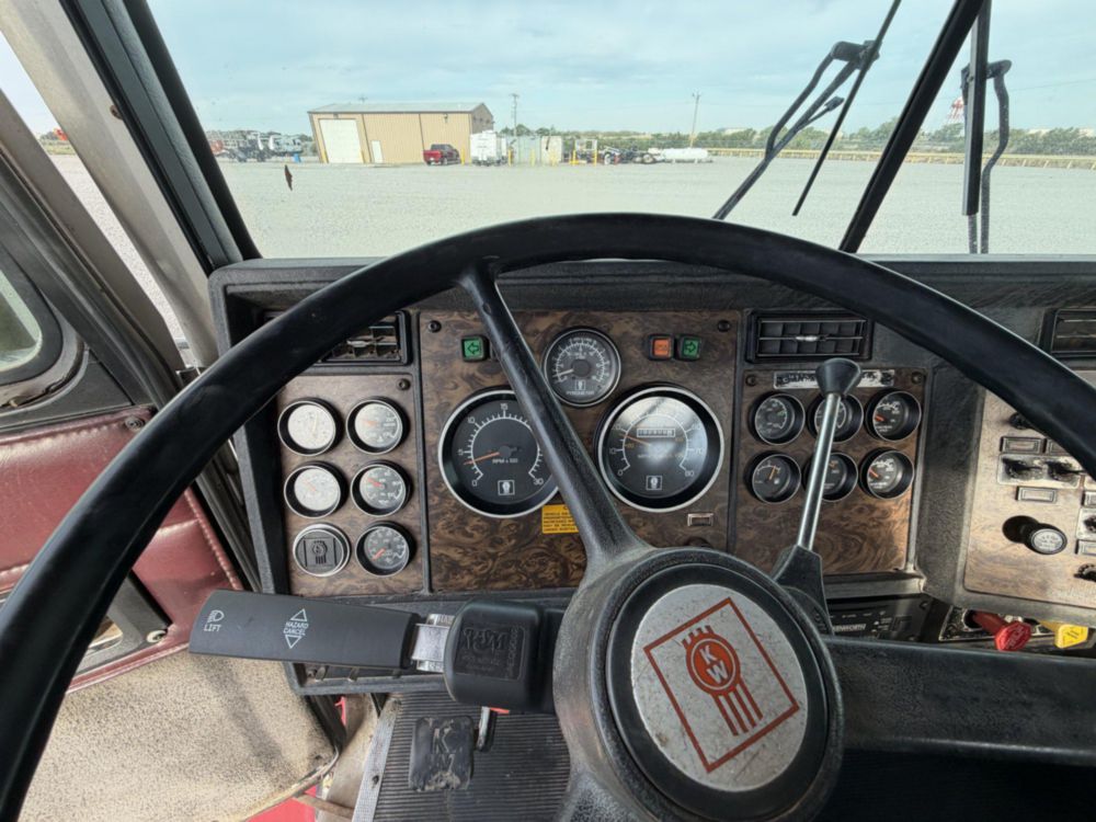 1994 Kenworth T-800 Winch Truck