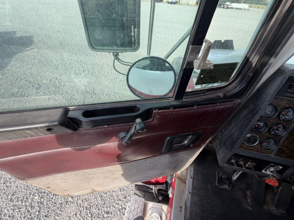 1994 Kenworth T-800 Winch Truck