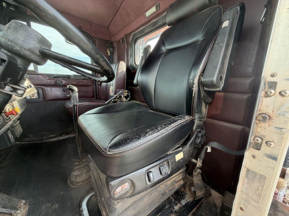 1994 Kenworth T-800 Winch Truck