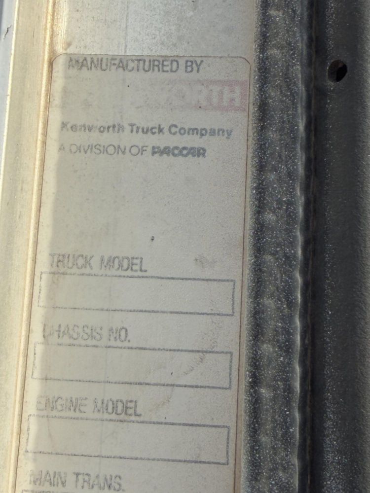 1994 Kenworth T-800 Winch Truck