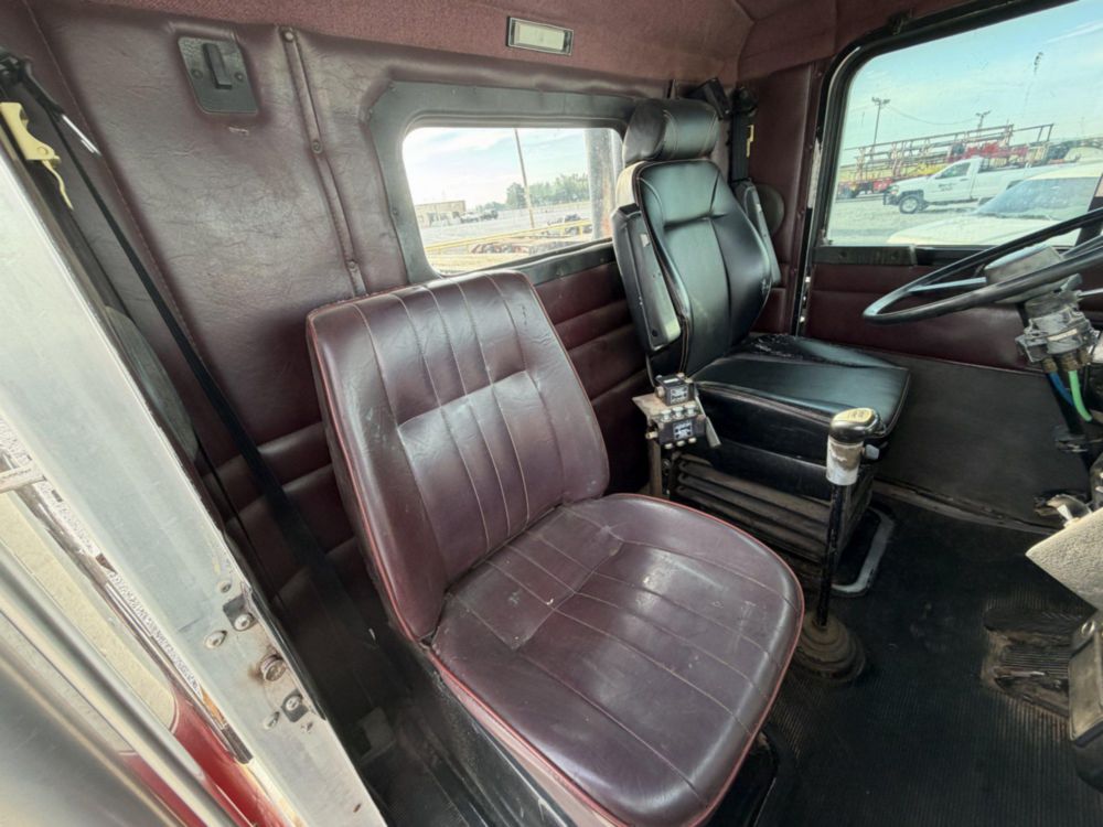 1994 Kenworth T-800 Winch Truck