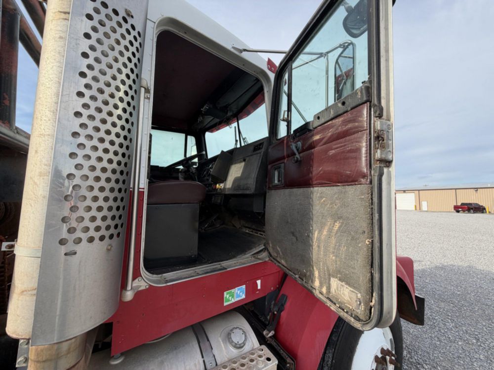 1994 Kenworth T-800 Winch Truck