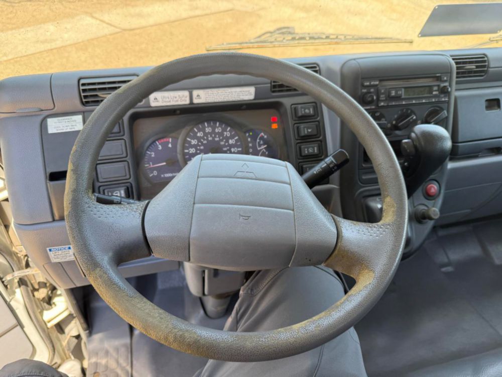 2008 Single Mitsubishi Fuso Box Truck W/Liftgate