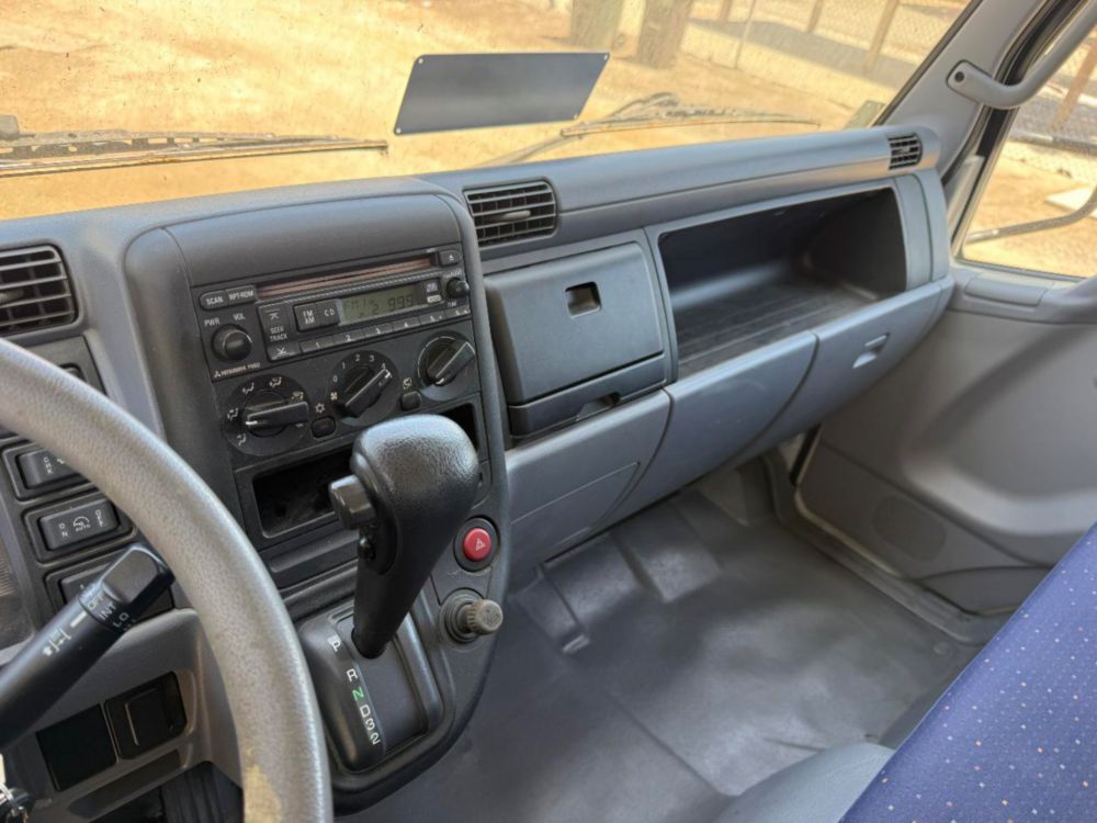 2008 Single Mitsubishi Fuso Box Truck W/Liftgate