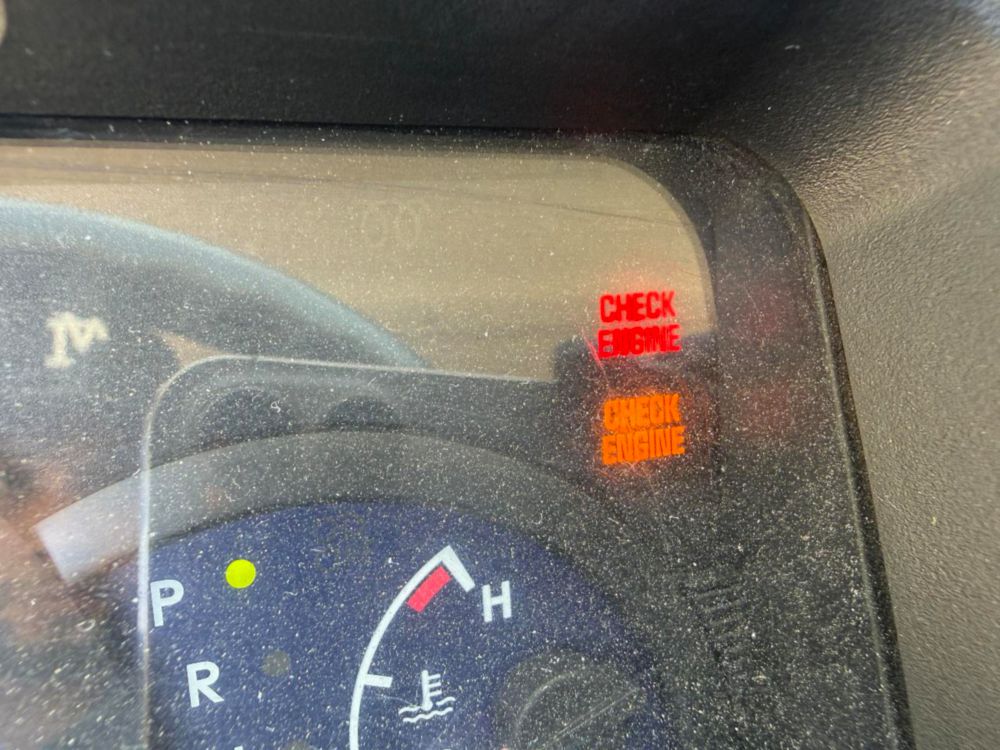 2008 Single Mitsubishi Fuso Box Truck W/Liftgate