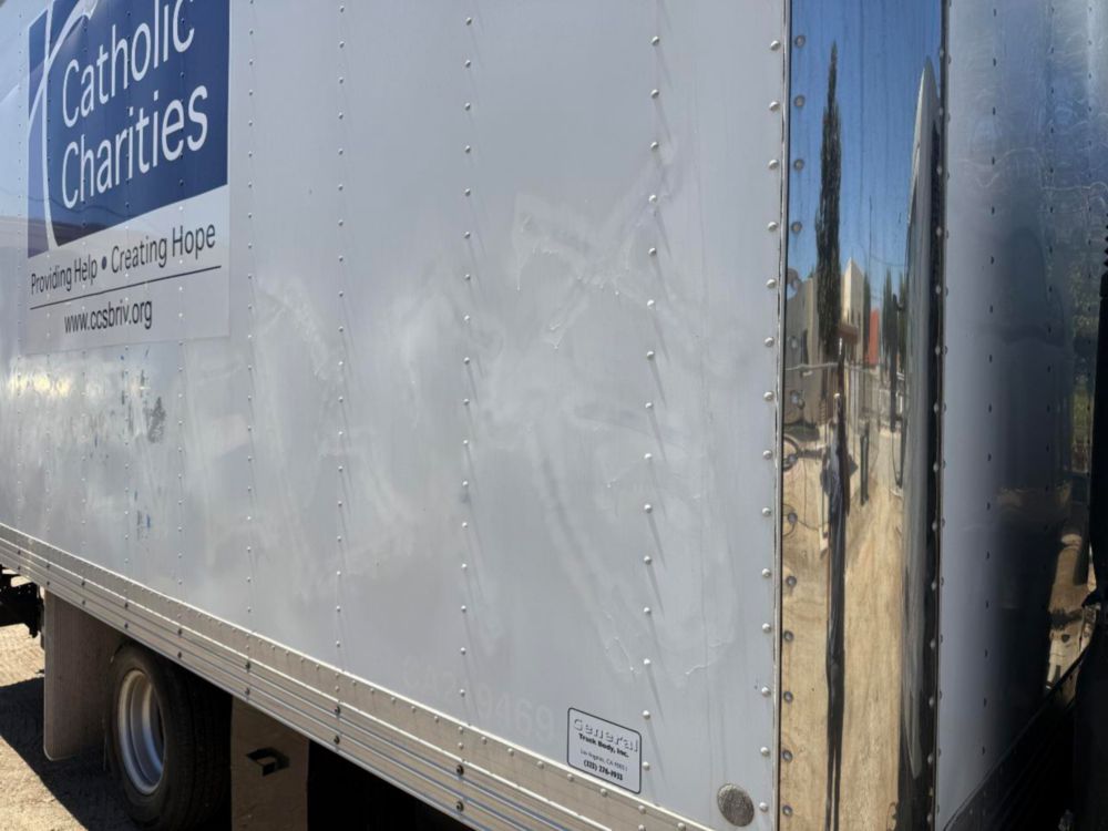 2008 Single Mitsubishi Fuso Box Truck W/Liftgate