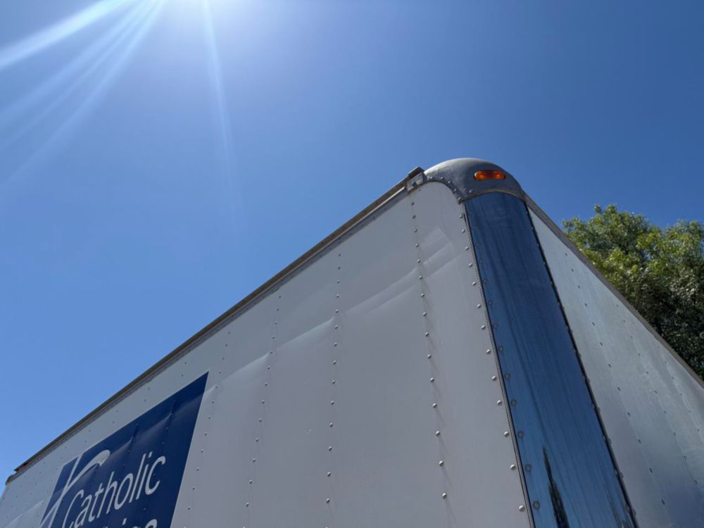 2008 Single Mitsubishi Fuso Box Truck W/Liftgate