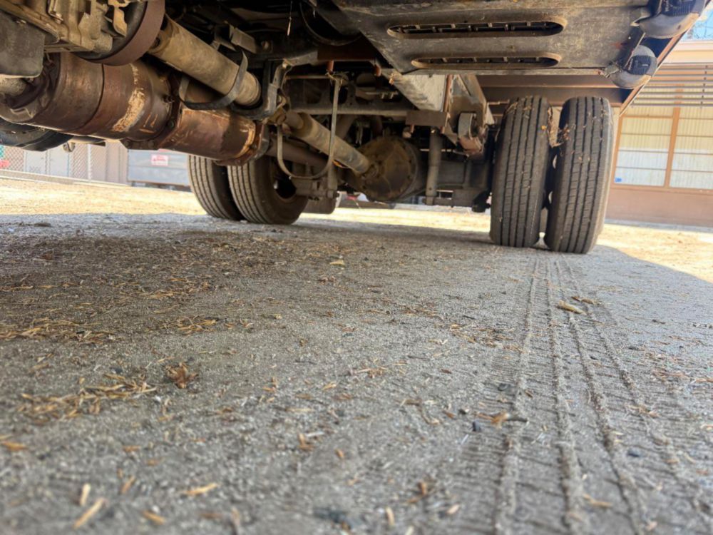 2008 Single Mitsubishi Fuso Box Truck W/Liftgate