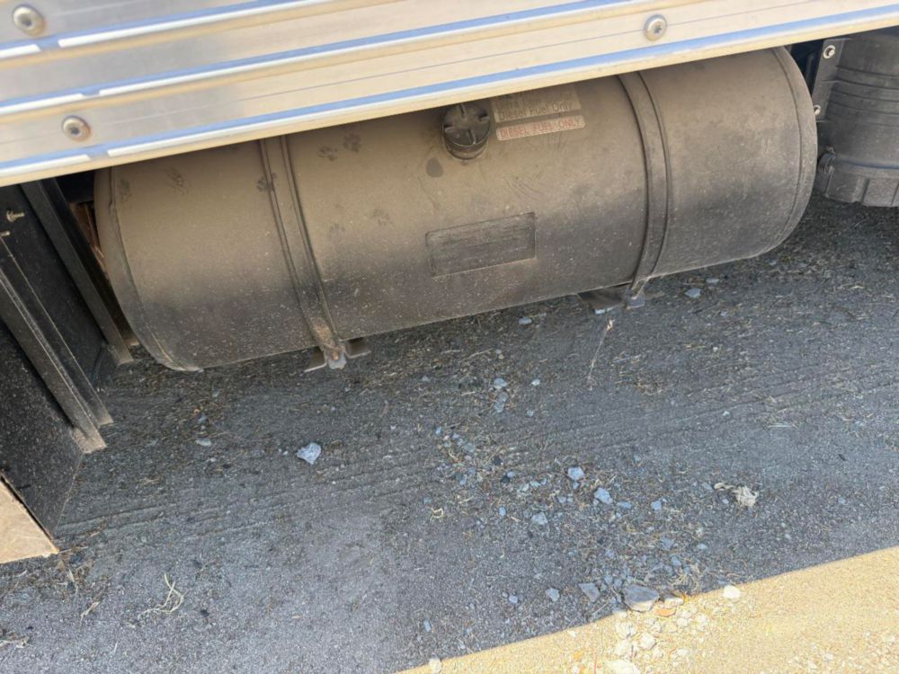 2008 Single Mitsubishi Fuso Box Truck W/Liftgate