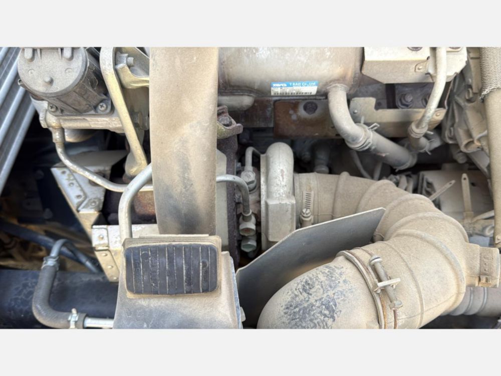 2008 Single Mitsubishi Fuso Box Truck W/Liftgate