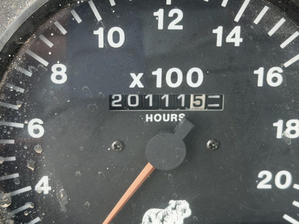 2000 Mack CH613 Sleeper Truck