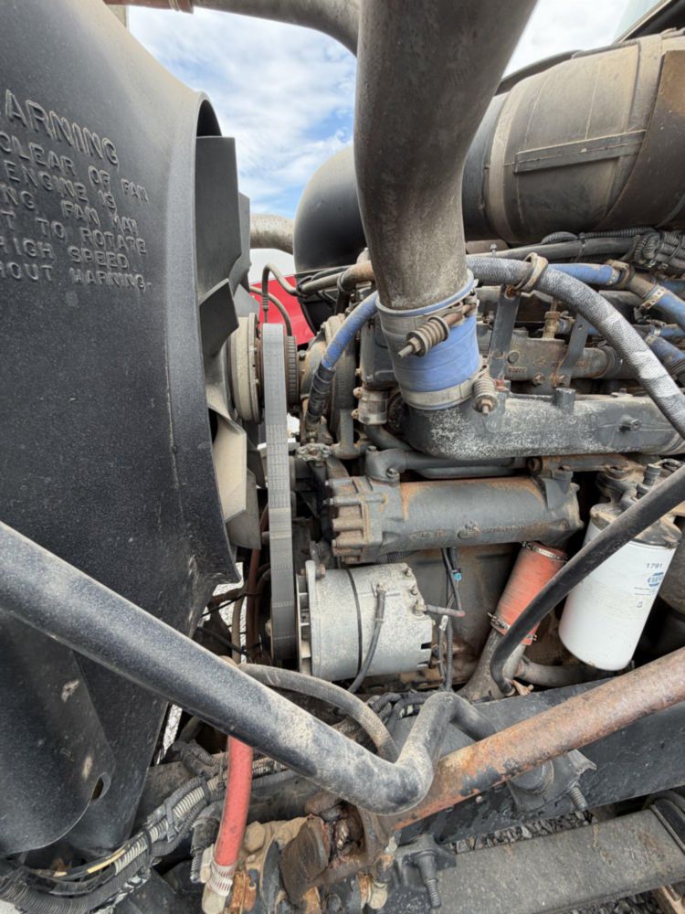 2000 Mack CH613 Sleeper Truck