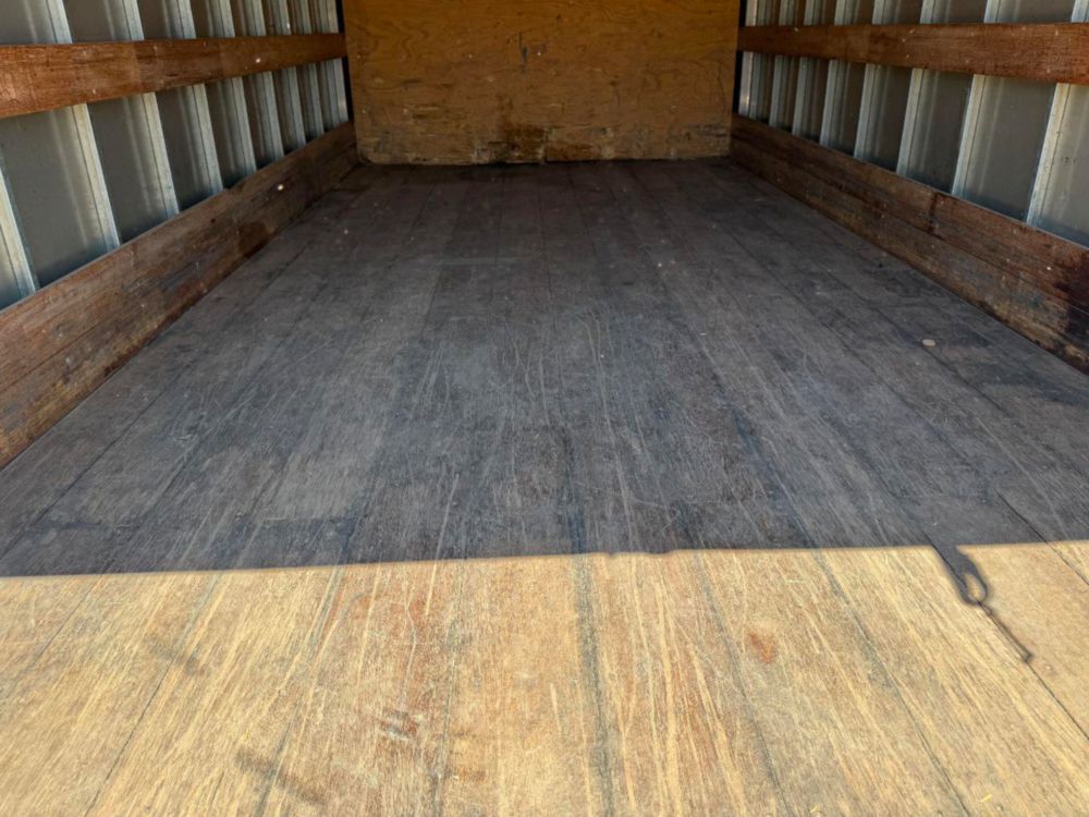 2008 Single Mitsubishi Fuso Box Truck W/Liftgate