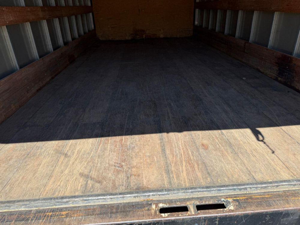 2008 Single Mitsubishi Fuso Box Truck W/Liftgate
