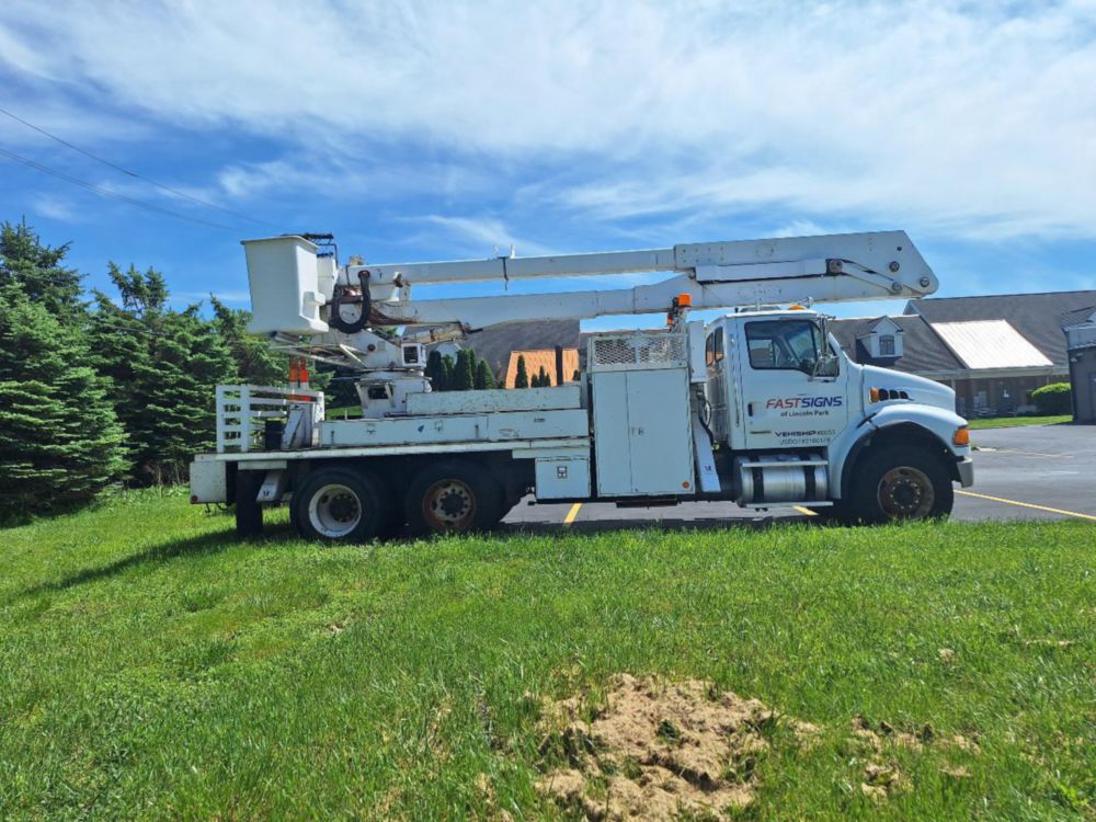 2008 Sterling Acterra Tandem Axle Simon-Telelect 55' Bucket Truck