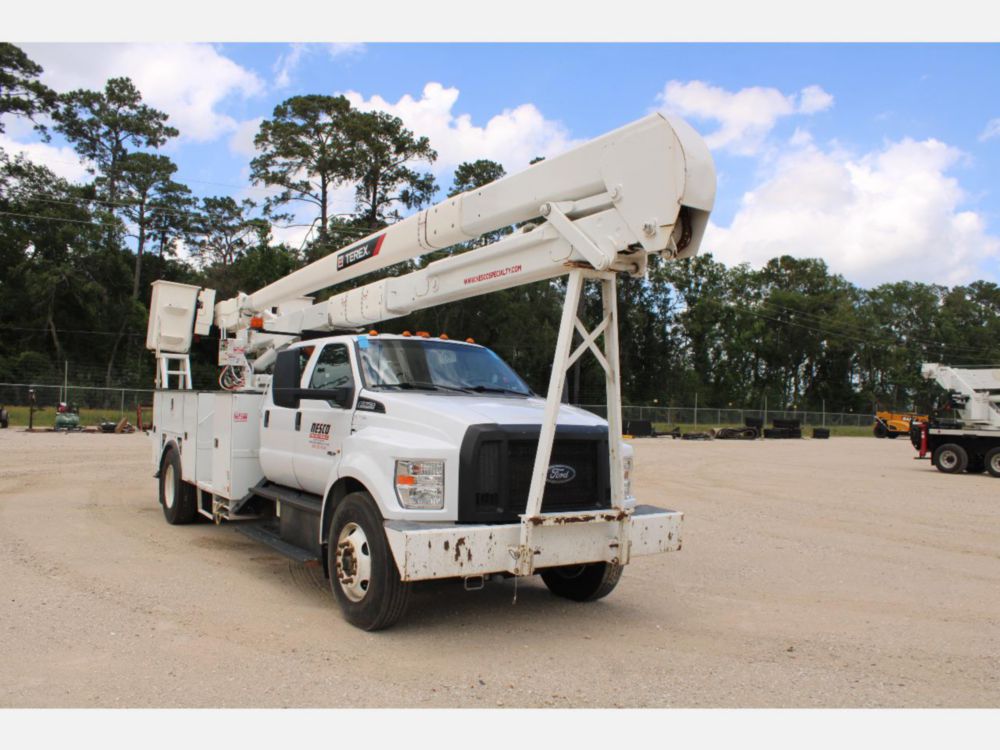 2019 Ford F-750 Crew Cab 4x2 Terex TC-65 Bucket Truck