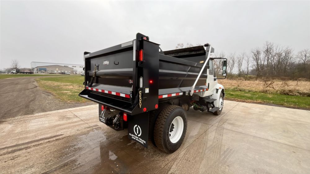 2019 International 4300 4x2 Load King 10 Ft. Dump Truck
