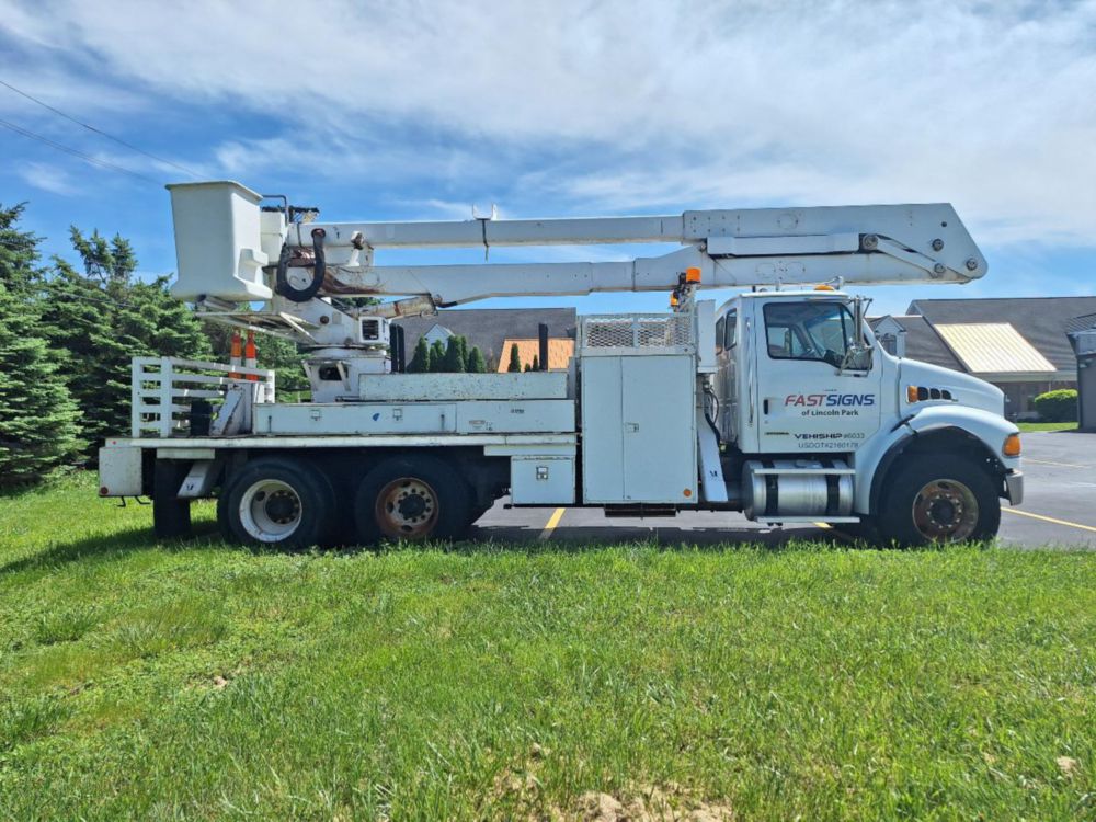 2008 Sterling Acterra Tandem Axle Simon-Telelect 55' Bucket Truck