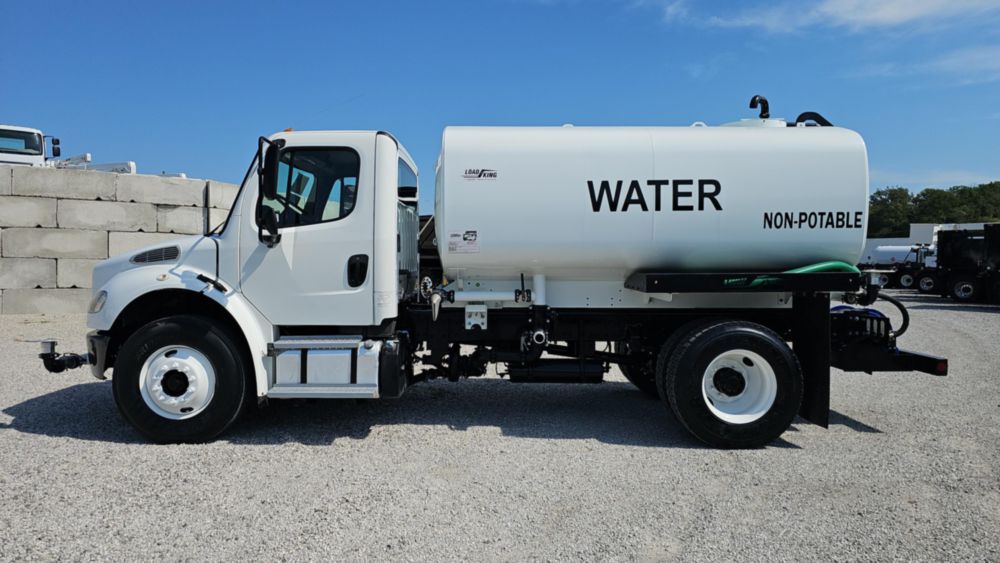 2016 Freightliner M2106 4x2 With A New Load King 2500 Gallon Water Tank