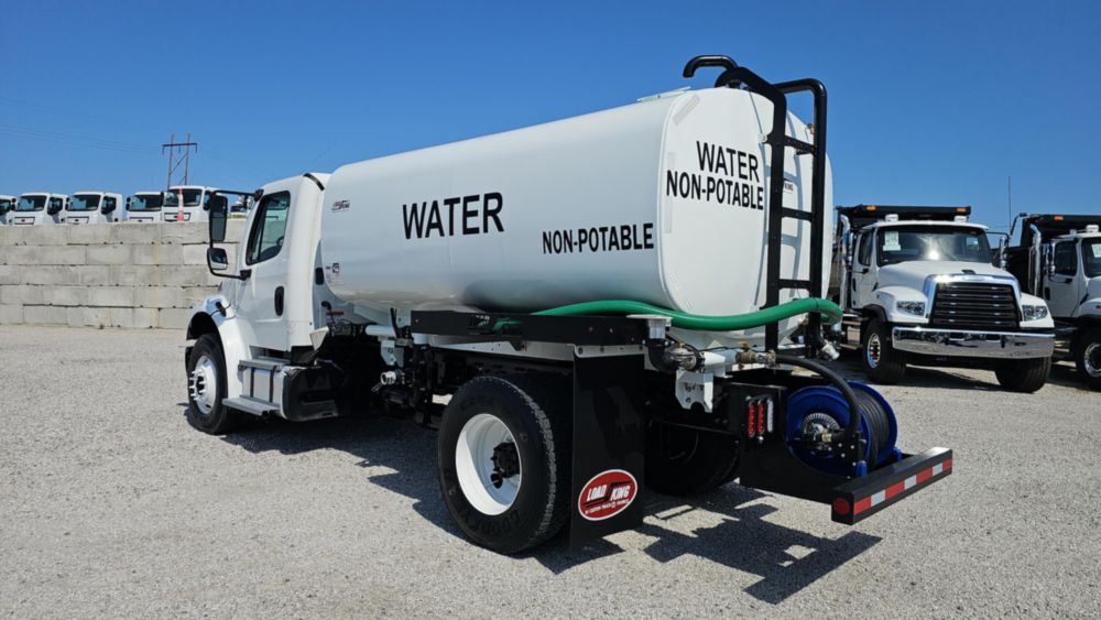 2016 Freightliner M2106 4x2 With A New Load King 2500 Gallon Water Tank
