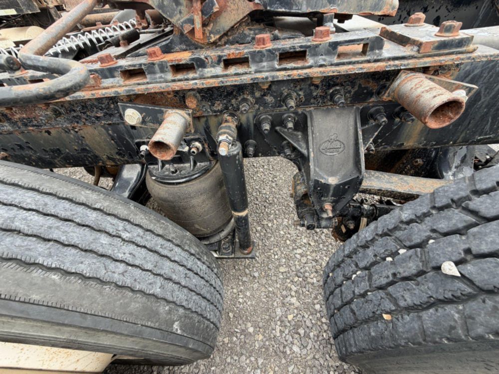 2000 Mack CH613 Sleeper Truck