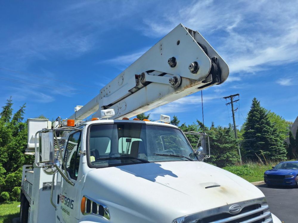 2008 Sterling Acterra Tandem Axle Simon-Telelect 55' Bucket Truck
