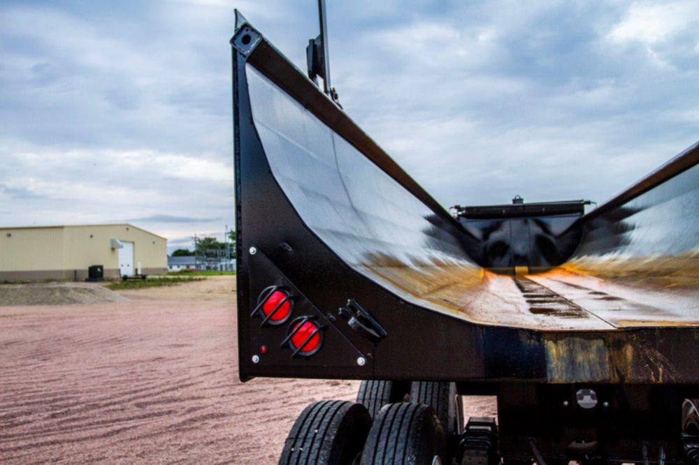 41,040 lbs 34' x 8'6" Tandem Axle Dump Trailer