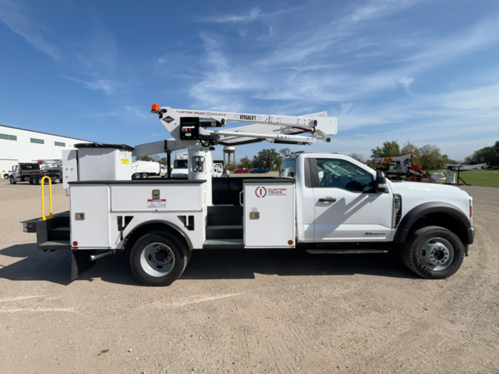 2026 Ford F600 4x4 Versalift SST-40-EIH Bucket Truck