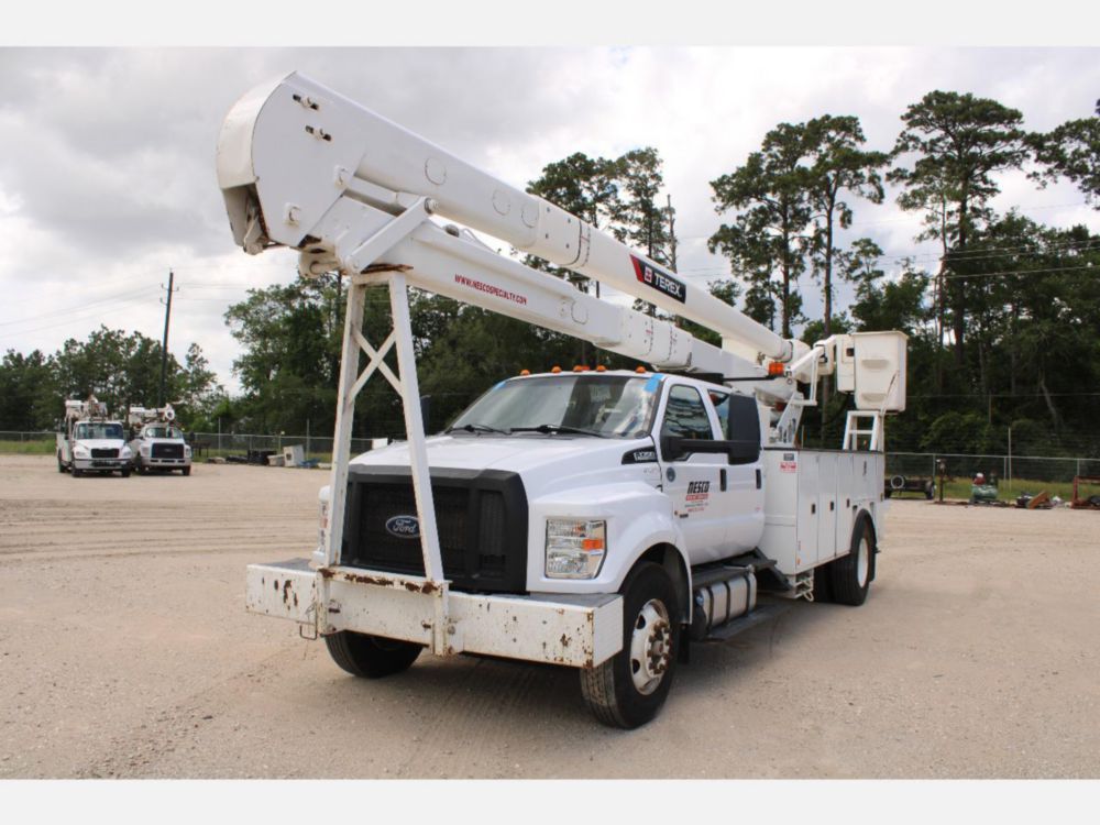 2019 Ford F-750 Crew Cab 4x2 Terex TC-65 Bucket Truck