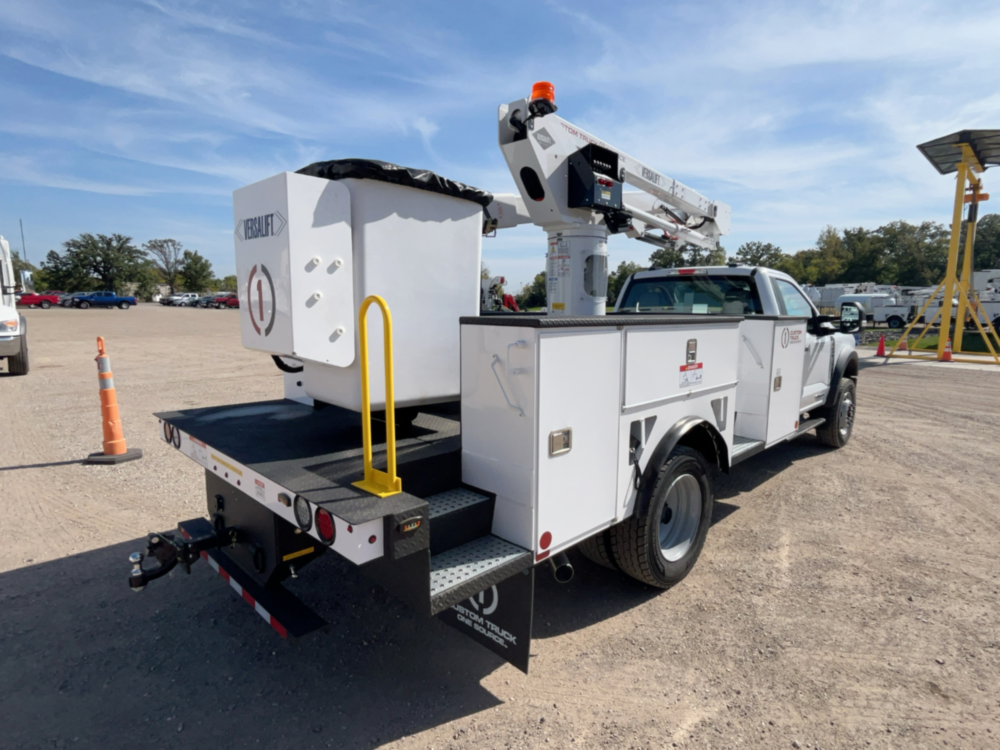 2026 Ford F600 4x4 Versalift SST-40-EIH Bucket Truck