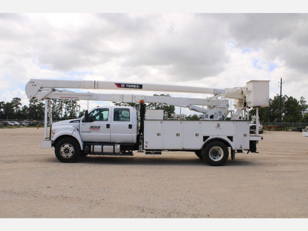 2019 Ford F-750 Crew Cab 4x2 Terex TC-65 Bucket Truck