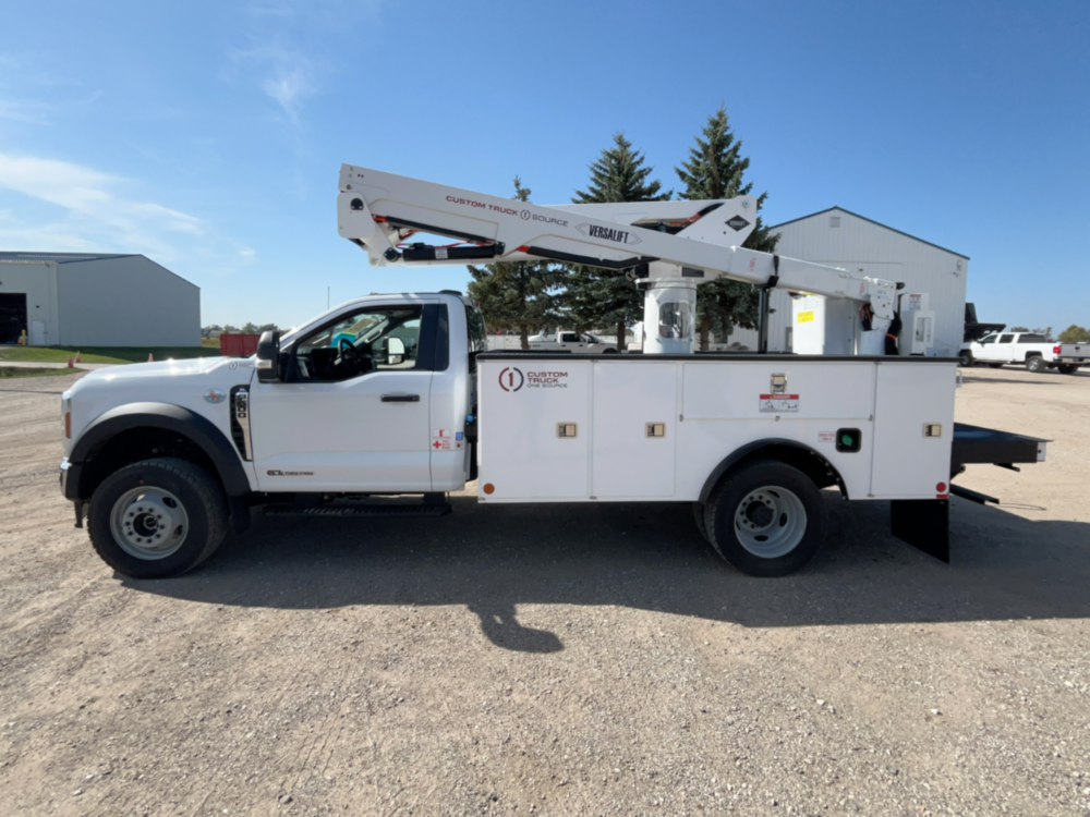 2026 Ford F600 4x4 Versalift SST-40-EIH Bucket Truck