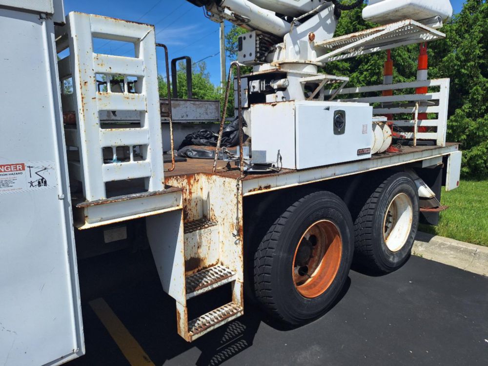 2008 Sterling Acterra Tandem Axle Simon-Telelect 55' Bucket Truck