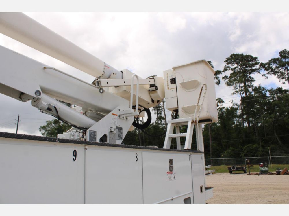 2019 Ford F-750 Crew Cab 4x2 Terex TC-65 Bucket Truck