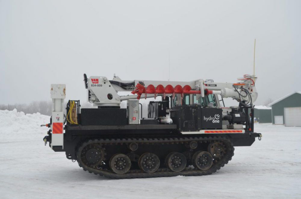 Enclosed Cab 21'7" Track Carrier