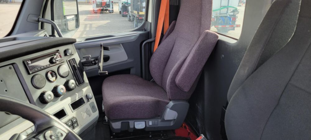 2019 Freightliner Cascadia Tandem Day Cab Tractor