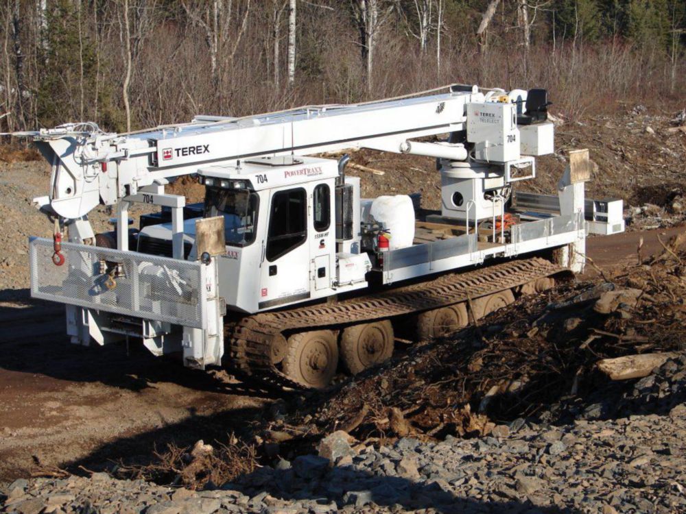 Enclosed Cab 27'6" Track Carrier
