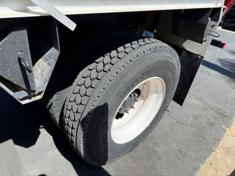 2010 Kenworth T-300 Lift-All LAN/HD-75-2F Bucket Truck