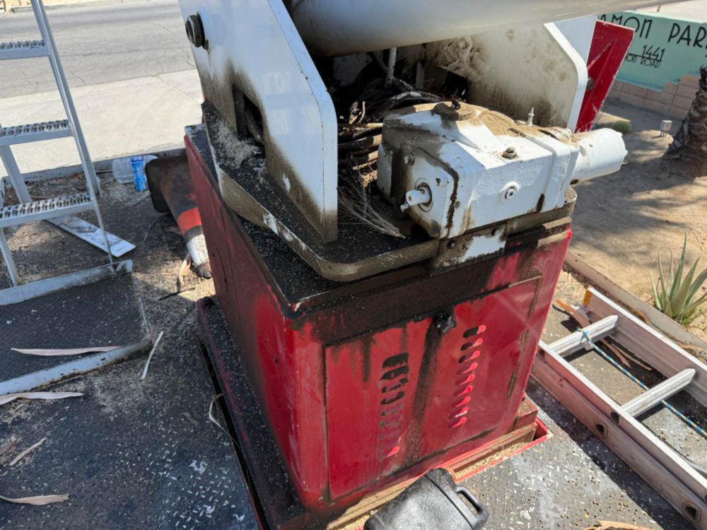 2010 Kenworth T-300 Lift-All LAN/HD-75-2F Bucket Truck