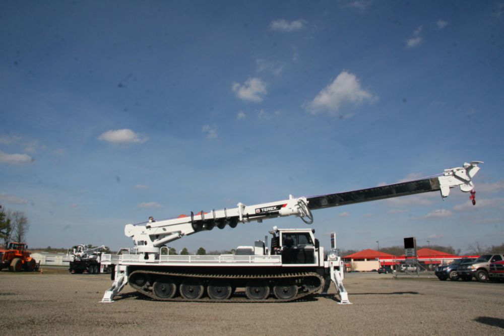 80.3 ft Track Digger Derrick