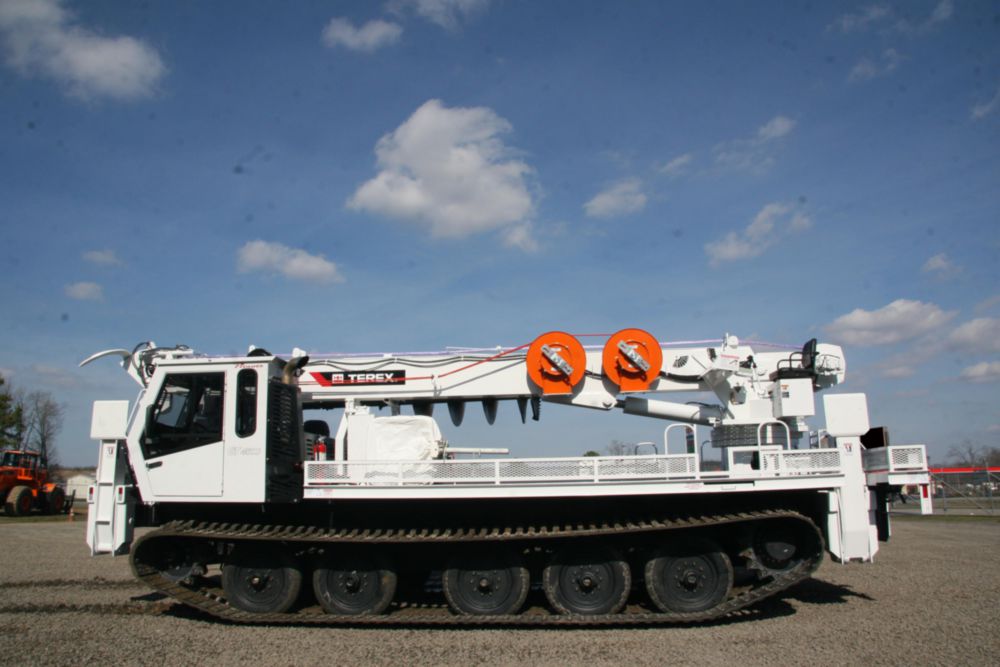 80.3 ft Track Digger Derrick